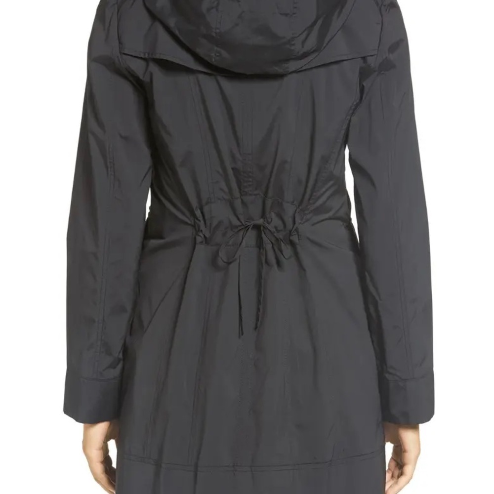 Cole Haan Women’s L raincoat with Blue Trim
